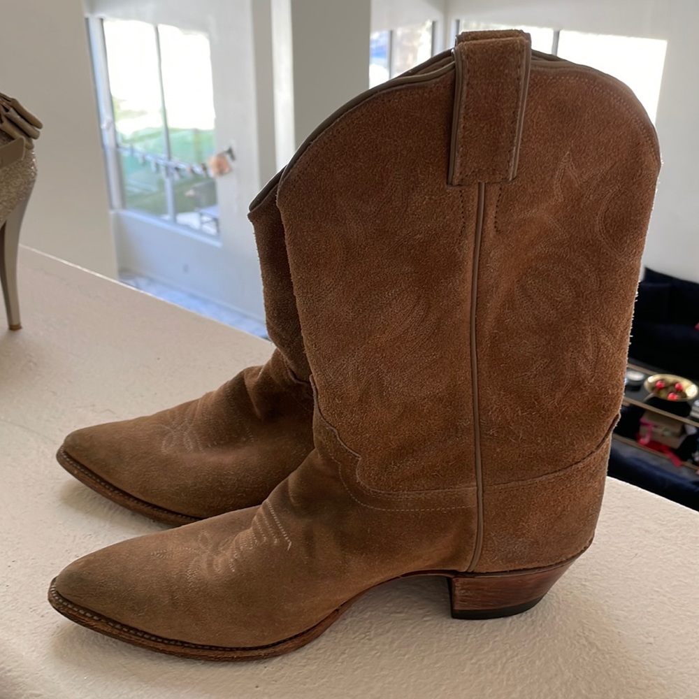 Vintage Justin cowboy boots!